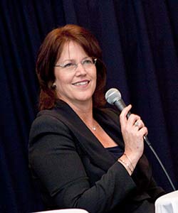 Portrait of Christine Brennan.