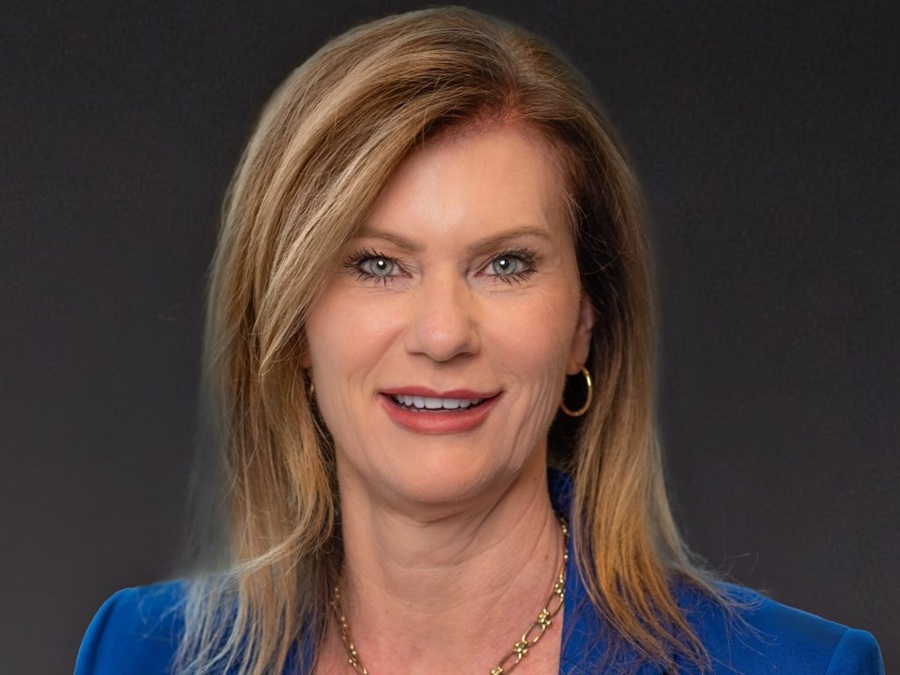 Headshot (courtesy of Navy Federal) of Kara Cardona, Columbia College graduate and chief operating officer at Navy Federal Credit Union.