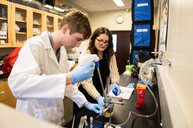 Columbia College Instructor Bre Cole and student Jackson Siebert work in a lab inside Brouder Science Center.
