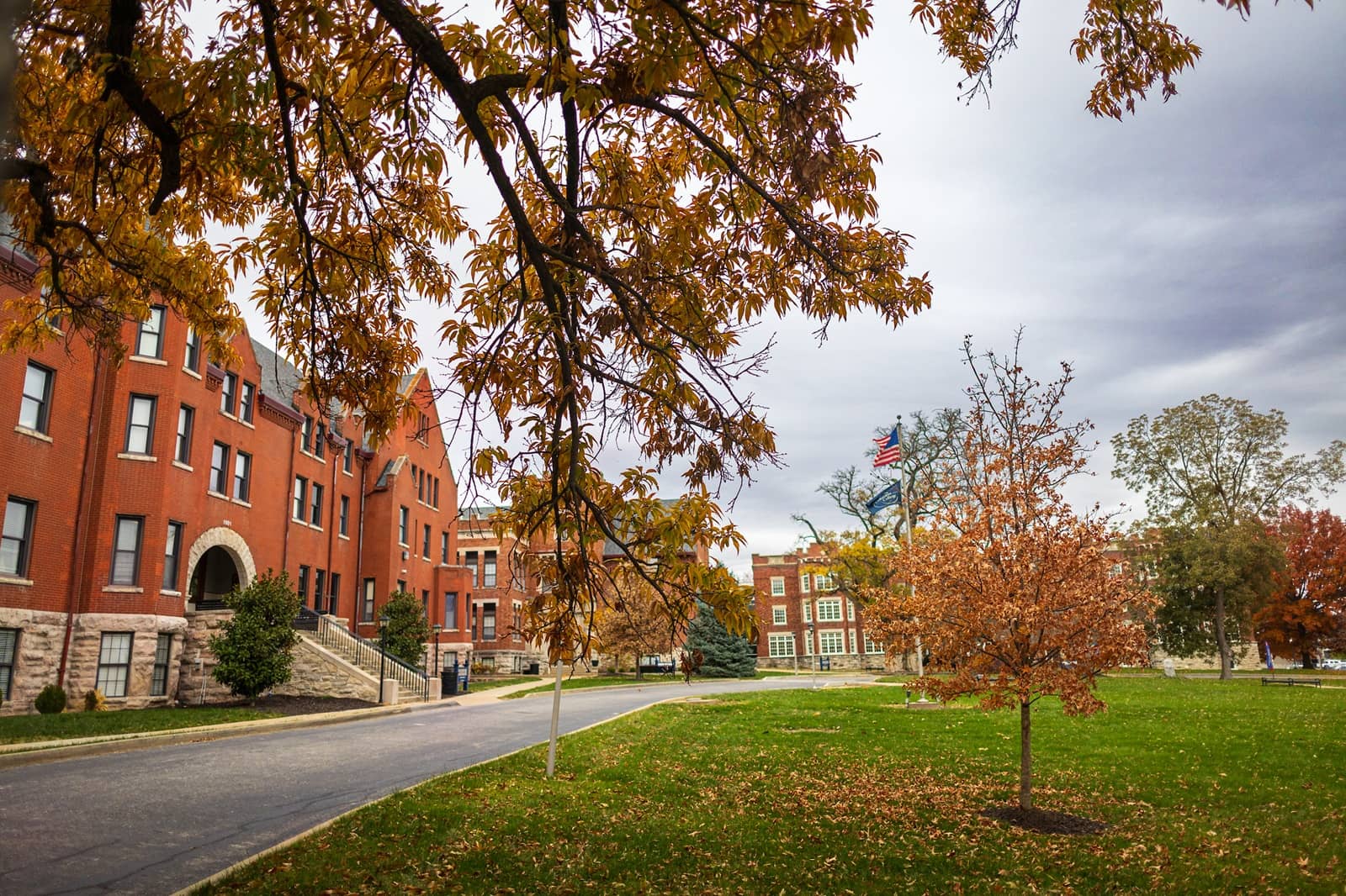 St. Clair Hall, home to many School of Public Services programs, in the fall.